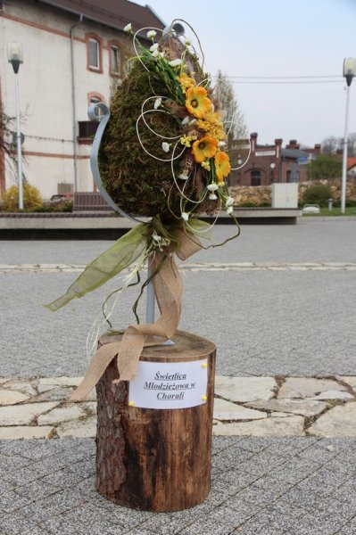 Chorula: Ozdabiamy Plac Benedyktyński na Wielkanoc…