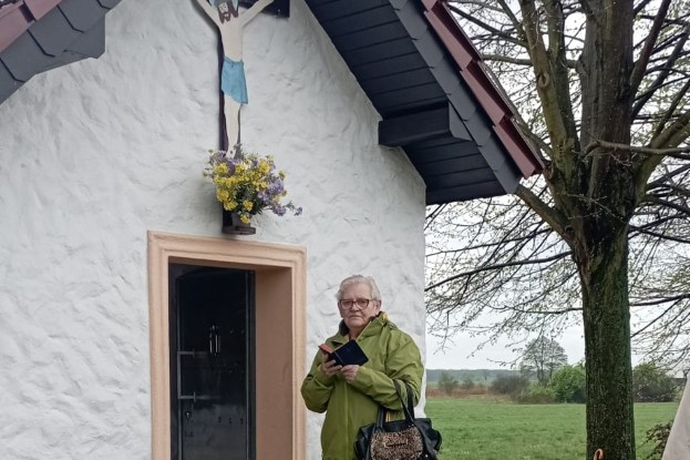Wielkopiątkowe spotkanie przy kapliczce na bagnach
